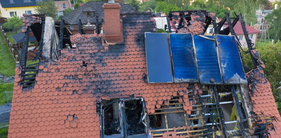 Pożar domu w Głuchołazach. W krzakach znaleziono ranną kobietę