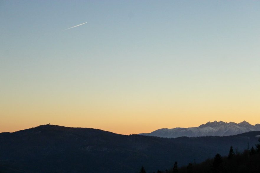 Widok z Polany Skalne na Tatry 