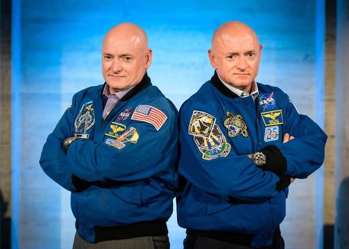 Astronauti Scott a Mark Kellyovci.