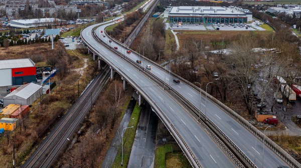 Estakady w ciągu Alei Jana III Sobieskiego muszą być wyremontowane. Prace ruszą w ciągu kilku miesięcy