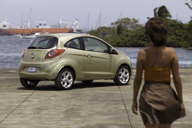 Camille - równie piękna, co bezwzględna. Ka - rezolutne auto w seksownych rękach