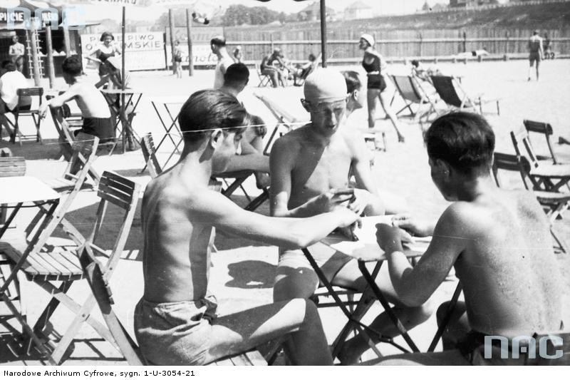 Plaża Towarzystwa Uniwersytetu Robotniczego w Krakowie, 1931 rok