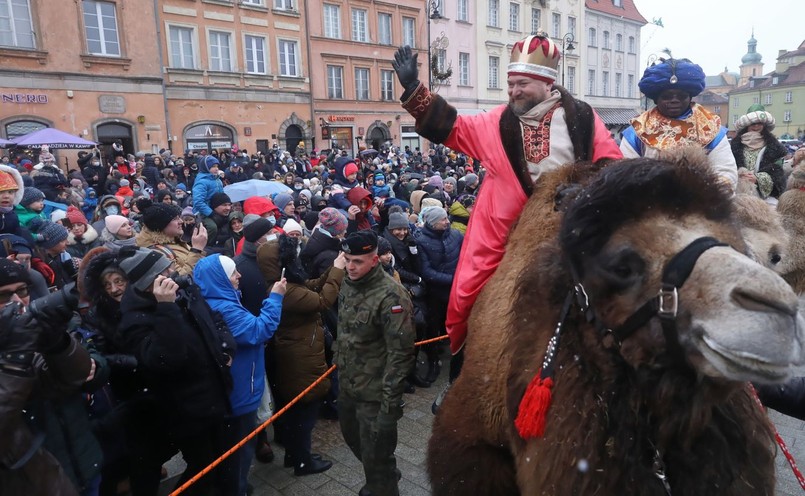 Królowie podczas Orszaku Trzech Króli w Warszawie