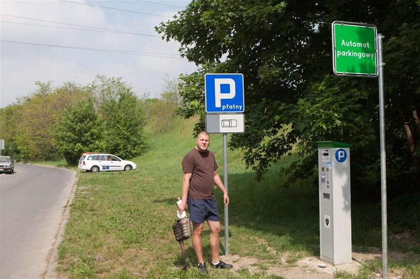 Uwaga! W strefie uszkodzisz auto!