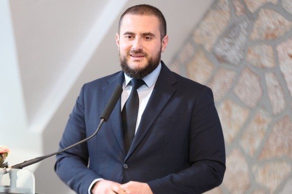Zukorlić pozdravio izmenu pravilnika koji je zabranjivao hidžab u Prijepolju
