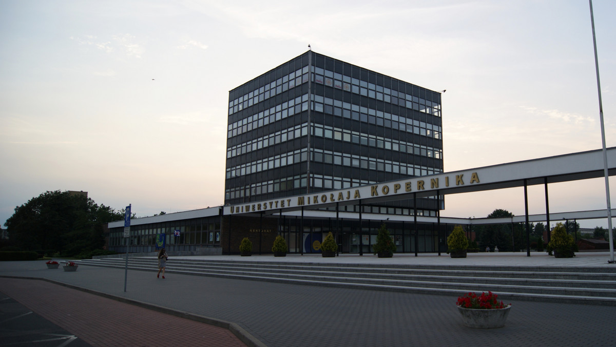 Toruński Uniwersytet Mikołaja Kopernika wraz z Uniwersytetem Technologiczno-Przyrodniczym oraz Uniwersytetem Kazimierza Wielkiego z Bydgoszczy utworzą Centrum Weterynarii.