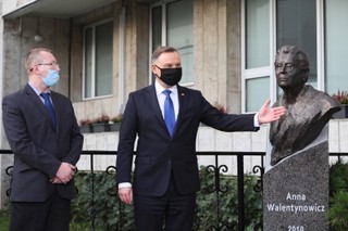 Duda odsłonił w Kijowie pomnik Anny Walentynowicz