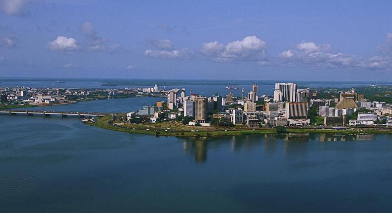 Le Plateau, commune d'affaires d'Abidjan / Total 