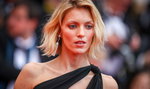 Anja Rubik nago z plastikową butelką. O co chodzi?