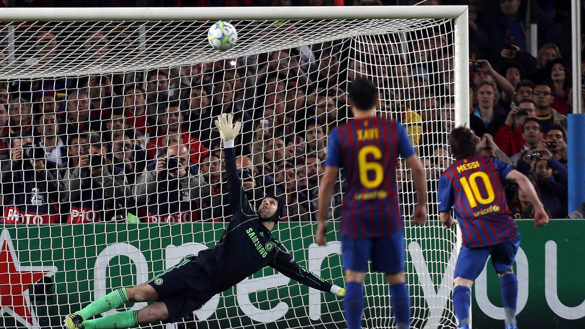 Po tym, jak FC Barcelona pożegnała się we wtorkowy wieczór z Ligą Mistrzów, remisując na Camp Nou z Chelsea Londyn 2:2, hiszpańskie media nie pozstawiają na podopiecznych Pepa Guardioli suchej nitki. Wszyscy podkreślają fakt nietrafienia karnego przez Lionela Messiego.