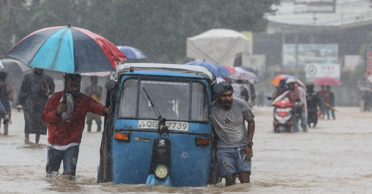 Cyklon spustoszył Sri Lankę. Tragiczny bilans powodzi. Tysiące osób ewakuowanych