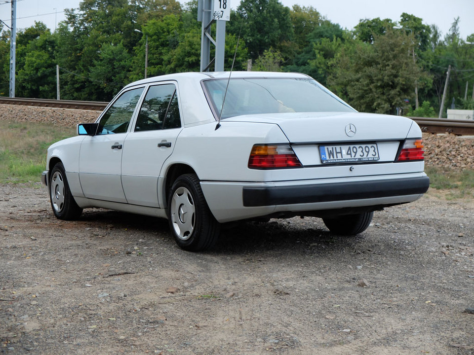 Mercedes W124 200D klasyczny długodystansowiec