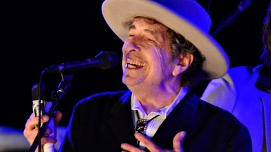 Bob Dylan przyjmuje Nagrodę Nobla