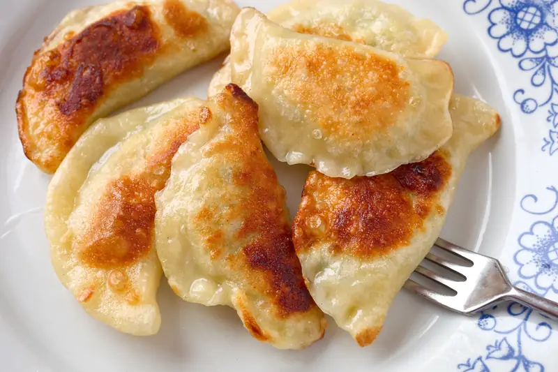 Pyszne pierogi — jak przygotować? / Getty Images Atide