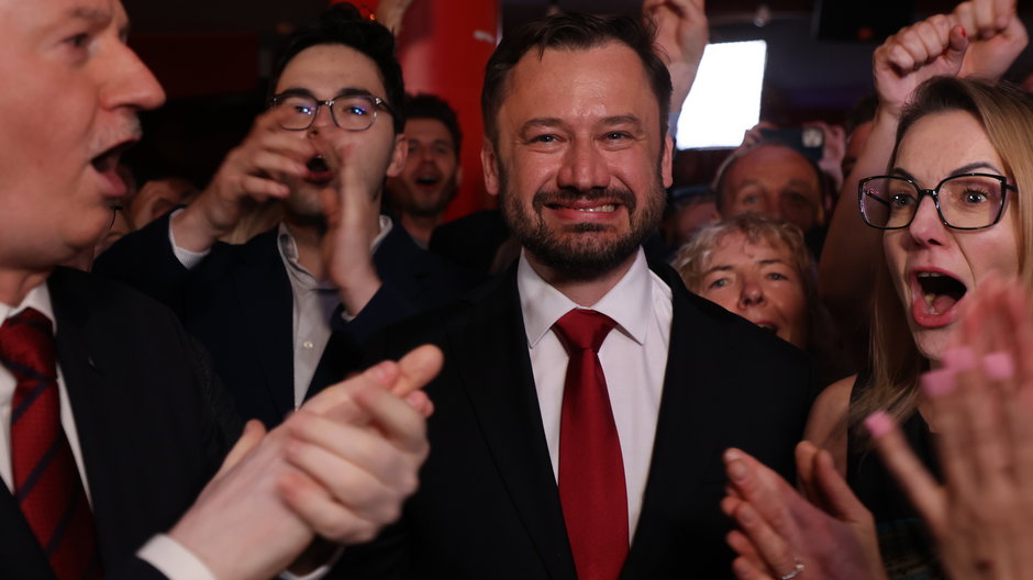W sztabie KO zapanowała radość po ogłoszeniu sondażowych wyników wyborów w Krakowie