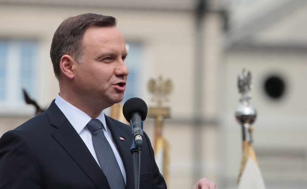 Co Duda nocami robi w mediach społecznościowych? Rzecznik prezydenta tłumaczy