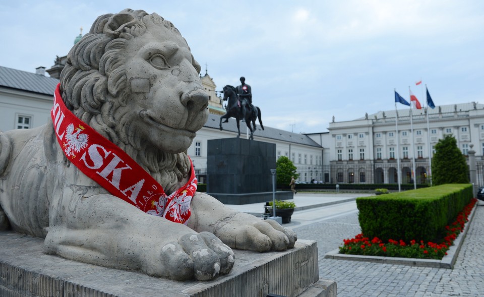 Biało-czerwoni kibice przed historycznym meczem