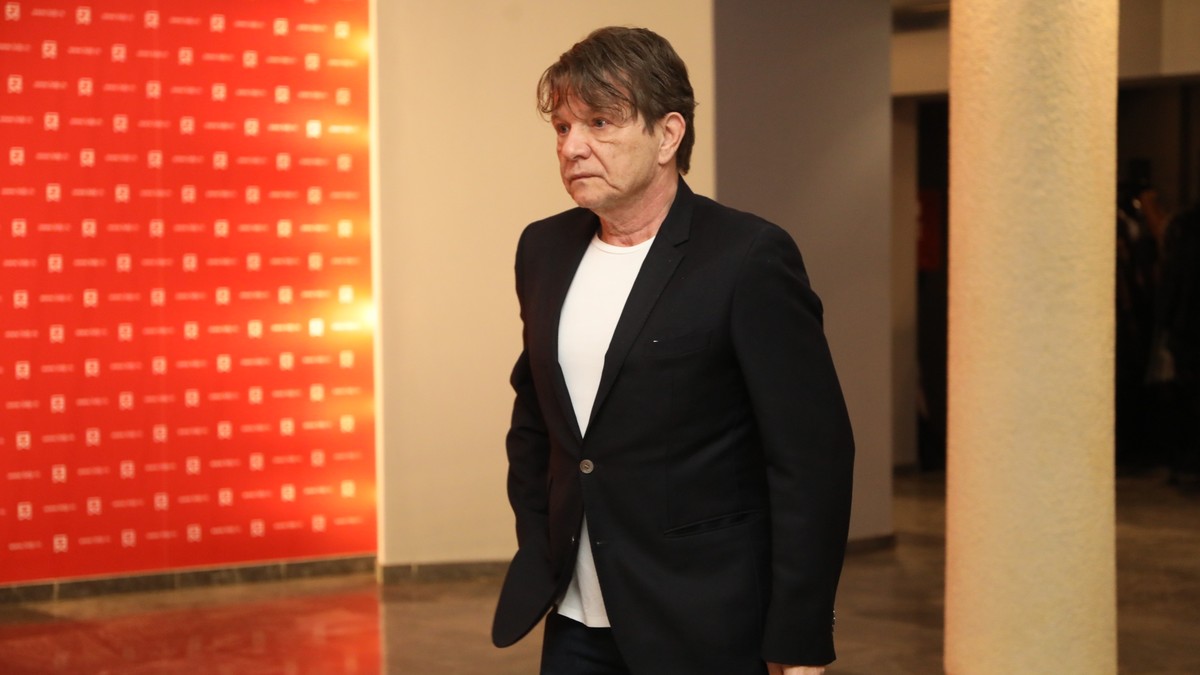 PEVAČICA JE SESTRA DRAGANA BJELOGRLIĆA Iznela u javnost šta joj govori: "Nije slatkorečiv, pričao mi je da NE SNIMAM GLUPOSTI" Kép