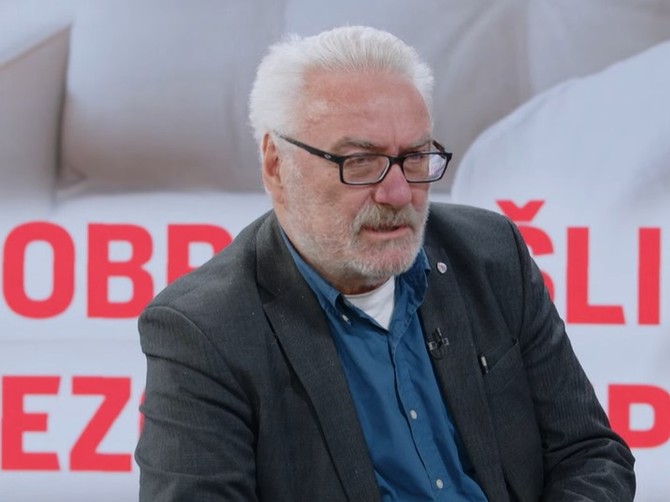 Dr Branimir Nestorović: "Ne vrede vam oni prahovi, ni da ga kuvate, beli luk samo ovako ima moć"