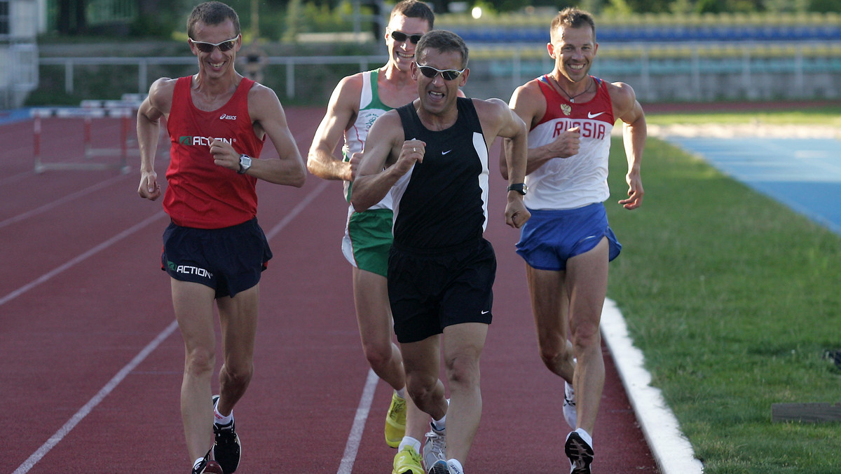 Ilja Markow - to postać wiele znacząca w światowym chodzie sportowym. W 1999 roku wywalczył mistrzostwo świata na 20 km, a rok wcześniej został mistrzem Europy w tej konkurencji. W 1996 roku zdobył srebrny medal igrzysk olimpijskich w Atlancie. Od 2009 roku jest trenerem naszej kadry i m.in. Grzegorza Sudoła, świeżo upieczonego wicemistrza Europy na 50 km.