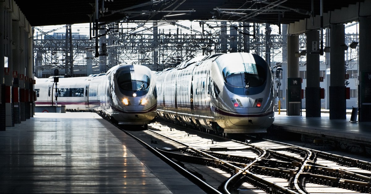 Spółka CPK nie kupi na razie szybkich pociągów. High-speed to melodia przyszłości. Skorzysta na tym Intercity