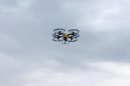 Po raz pierwszy w Polsce dron przewiózł próbki do badań na obecność koronawirusa