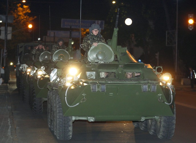 Ukraińscy żołnierze w czasie ćwiczeń wojskowych w Kijowie