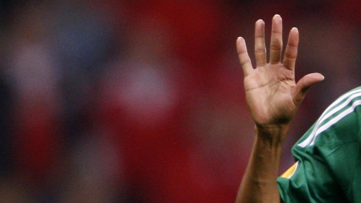 Brazylijski piłkarz Gilberto Silva wraca do swojej ojczyzny. 34-letni pomocnik, który bronił ostatnio barw Panathinaikosu Ateny, podpisał kontrakt z Gremio Porto Alegre. Umowa byłego reprezentanta Brazylii ma obowiązywać do końca 2012.