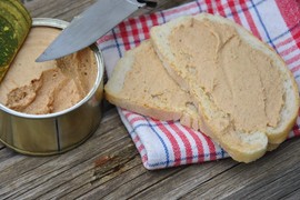 Evo koliko OTVORENA PAŠTETA može da stoji u frižideru: Ako primetite ovo, ODMAH JE BACITE!