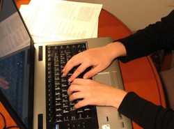 Zwolniona z pracy za Facebooka