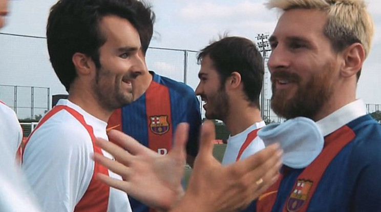 A különleges találkozó a sok nagy csatát megélő argentin Barcelona-sztár, ­Lionel Messi (jobbra) számára is örök élményt jelentett/Fotó:Youtube GREBB