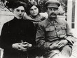 Córka Józefa Stalina: Swietłana Alliłujewa (na zdjęciu jej starszy brat Wasilij i ojciec)