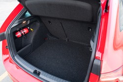 Jeden szczegół zdradzi przeszłość auta. Zajrzyj w to miejsce zanim kupisz