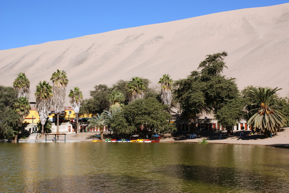 Huacachina - oaza na pustyni w Peru