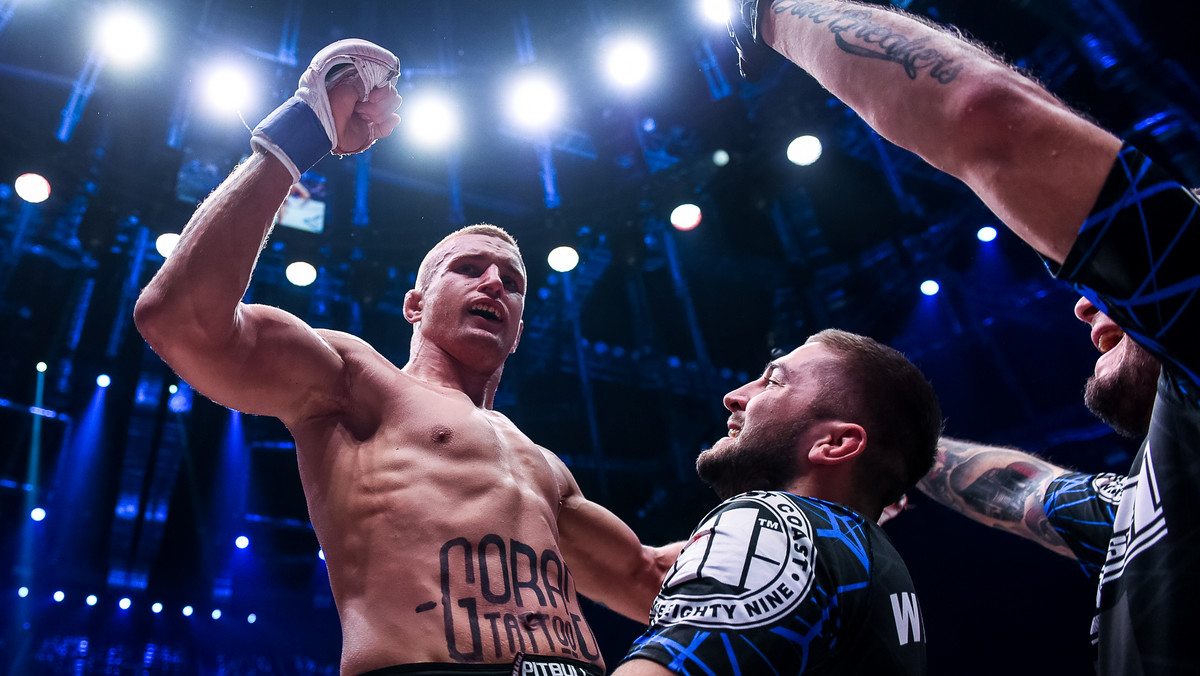 Federacja KSW razem z gwiazdami polskiego MMA przygotowują specjalny obóz treningowy dla fanów, którzy chcą doskonalić swój warsztat treningowy. Wśród trenerów i analityków znajdą się między innymi Damian Janikowski i Marcin Wrzosek. Ten drugi opowiada nam, na czym polegać będzie obóz KSW.