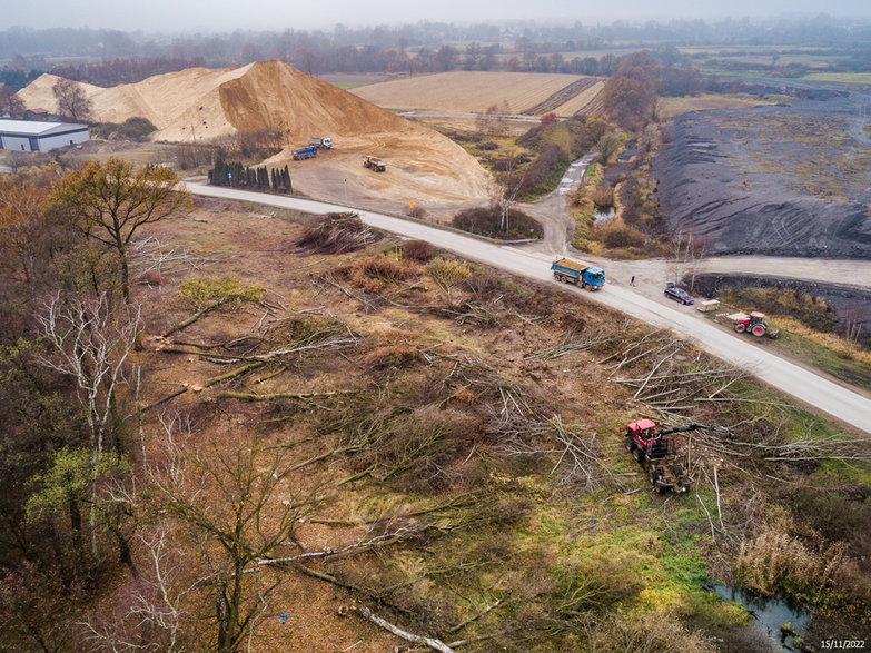 Budowa drogi ekspresowej S-1 - odcinek węzeł Oświęcim - Dankowice - zdjęcia z drona - 15.11.2022 - autor: GDDKiA