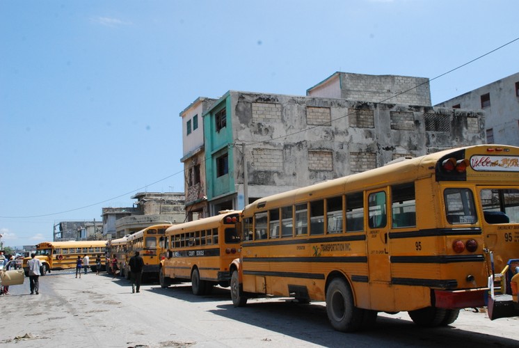 Jedna z głównych ulic w centrum Port-au-Prince