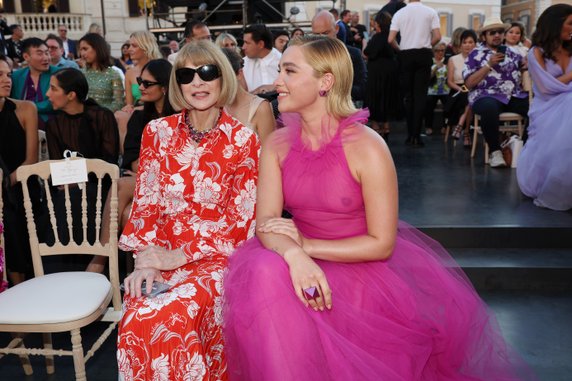 Florence Pugh na pokazie mody Valentino w Rzymie