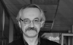 'Krytyczny opis zawsze nasączał ciepłem'. Nie żyje twórca serialu 'Ranczo'