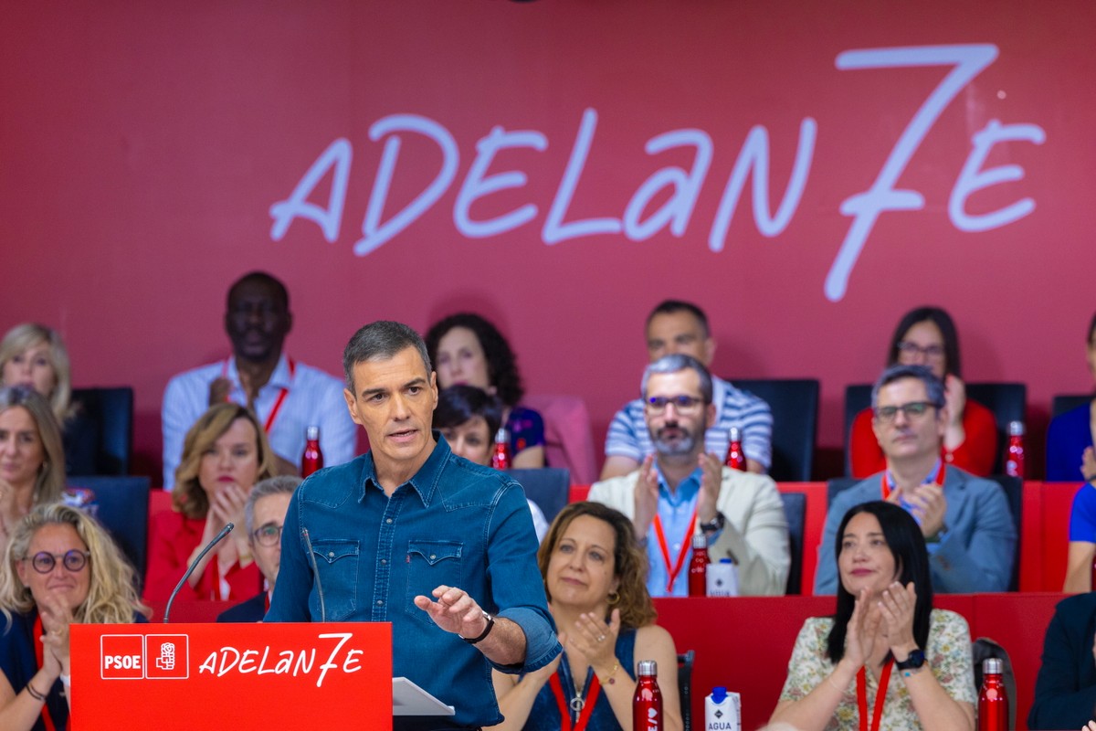 Sobotni zjazd komitetu federalnego PSOE miał być odpowiedzią Sancheza na aferę. Hiszpański premier zapowiedział wcześniej kontrolę i zmiany personalne w partii