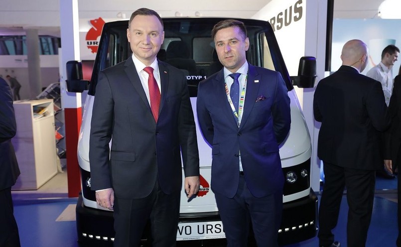 Prezydent Andrzej Duda i Karol Zarajczyk, prezes Ursusa