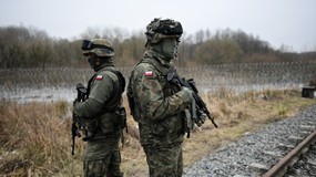 Wojsko będzie patrolować torowiska. To efekt wybuchu na trasie Warszawa-Lublin. Służby mówią o obcych mocodawcach