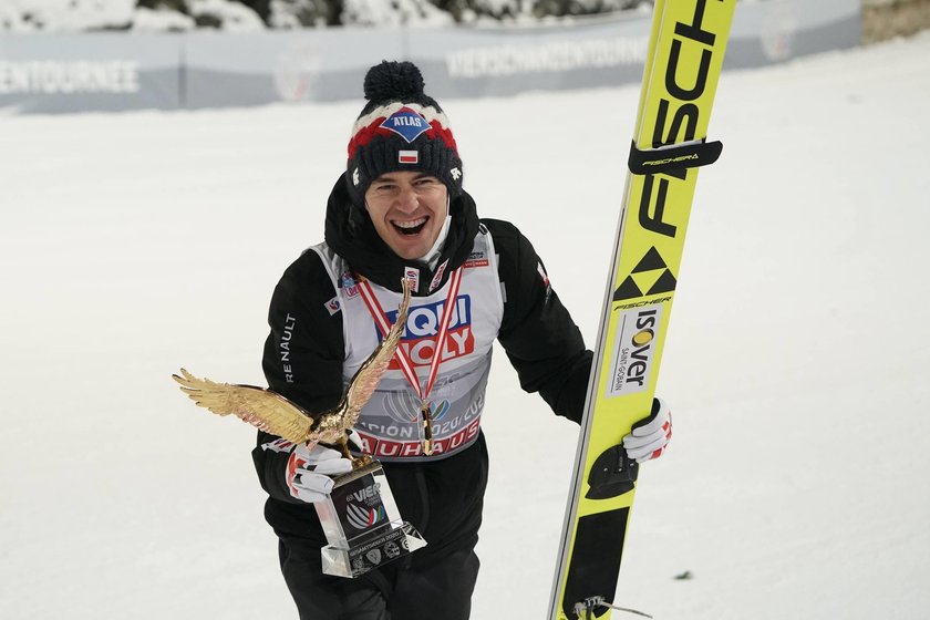 Stoch wygrał 3. raz wygrał Turniej Czterech Skoczni i dostał do kolekcji trzeciego orła