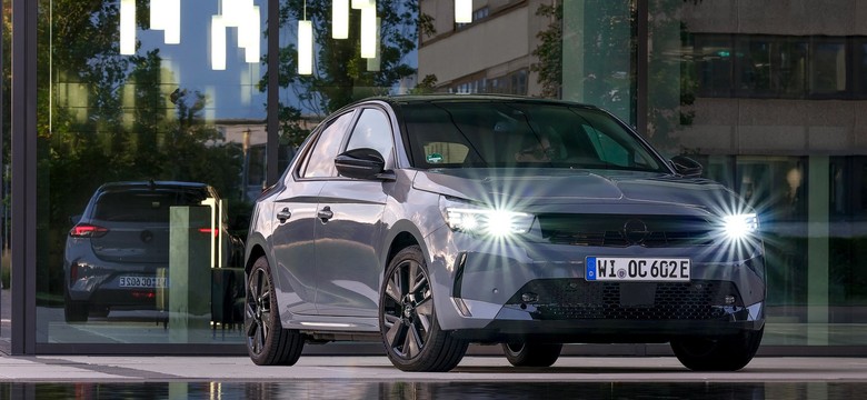 Oto nowy Opel Corsa. Hybryda 1.2 zaskoczy osiągami. Jakie różnice?