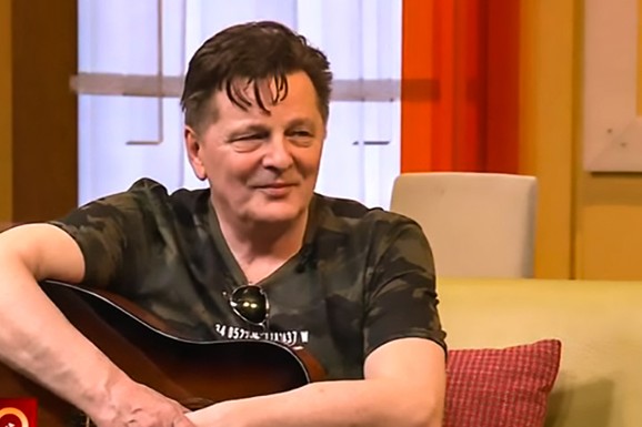 "ZNAO JE PONEKI ŠAMAR DA MI SE ZALOMI" Pevač bio u centru SKANDALA, ispovest njegove bivše žene je šokirala: "Smatrao je da previše vremena posvećujem detetu"