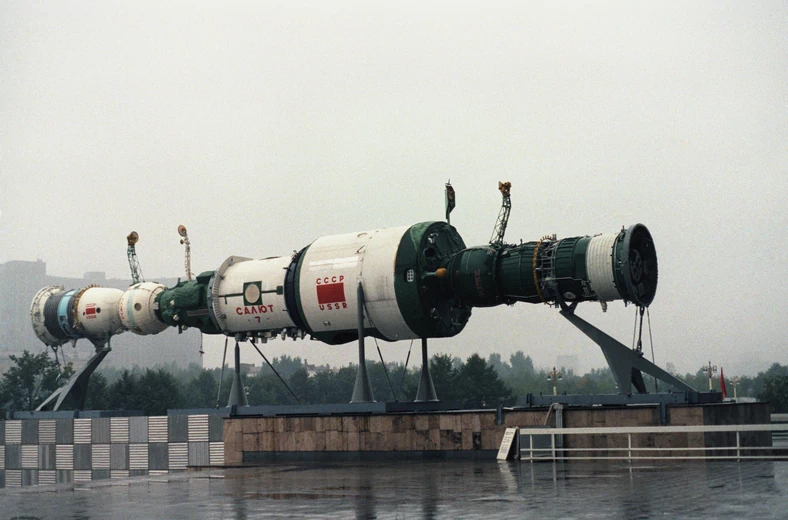 Stacja Salut z podpiętym modułem Sojuz