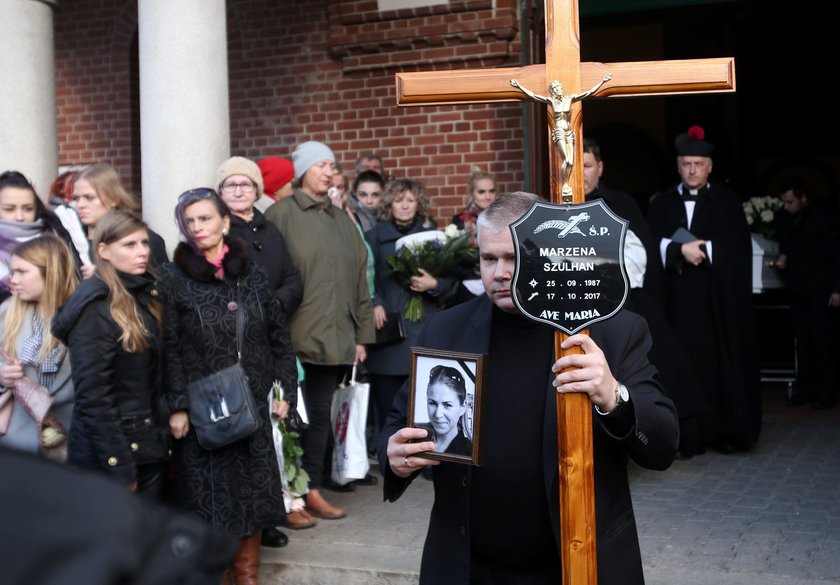 Ostatnia droga tragicznie zmarłej Marzeny. Żegnały ją tłumy