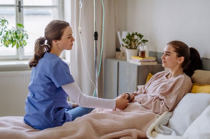 Új kutatás: a fiatalabbaknál egyre nagyobb a daganatos betegségek kockázata