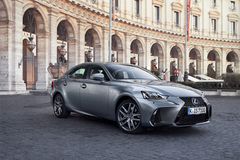 Lexus IS 200t