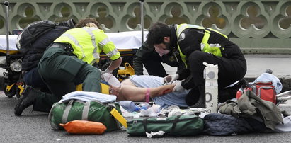 Atak w Londynie. Auto wbiło się w ludzi. Wstrząsające zdjęcia